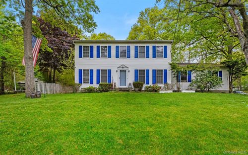 62 W Bartlett Rd, Middle Island, NY, 11953-1811 | Card Image