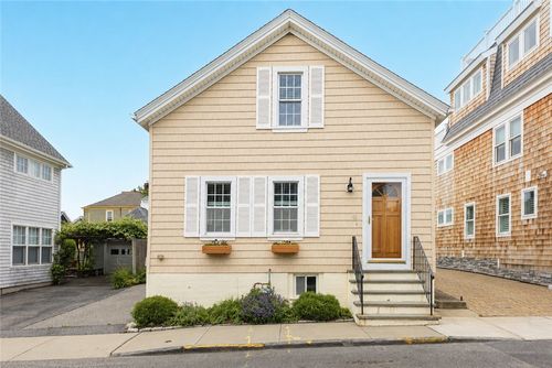 40 Holland St, Newport, RI, 02840-3416 | Card Image