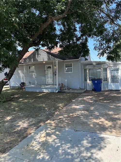 1914 W 5th St, Coffeyville, KS, 67337-3017 | Card Image