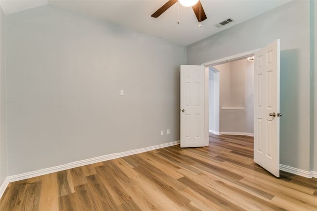 815 Creekside Dr, House other with 4 bedrooms, 2 bathrooms and null parking in Little Elm TX | Image 6