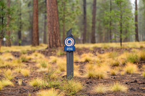 494-56468 Elk Run Ln, Bend, OR, 97707-1995 | Card Image
