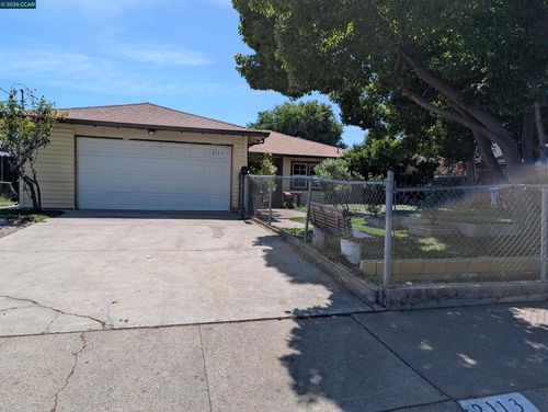 2113 Abbott Ave, Pittsburg, CA, 94565-4711 | Card Image