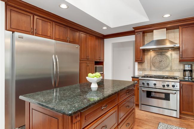 Kitchen | Image 11