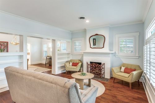 1204 Virginia Pl, Fort Worth, TX, 76107-2434 | Card Image