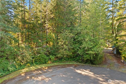 21 N Ruddy Pl, Hoodsport, WA, 98548-9428 | Card Image