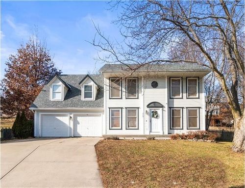 904 Paw Paw Ln, Liberty, MO, 64068-4346 | Card Image