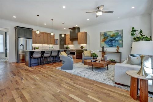 2159 James Aly, Atlanta, GA, 30345-1104 | Card Image