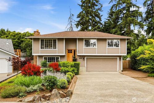 13910 120th Ave Ne, Kirkland, WA, 98034-2135 | Card Image