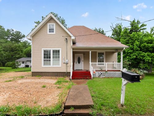 1301 Locust St, Commerce, TX, 75428-2634 | Card Image