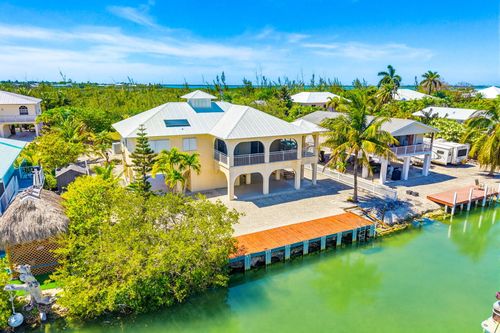 17286 Jamaica Ln, Sugarloaf Key, FL, 33042-3714 | Card Image