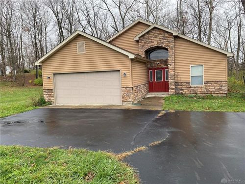 559 Lakengren Drive, Eaton, OH, 45320 | Card Image