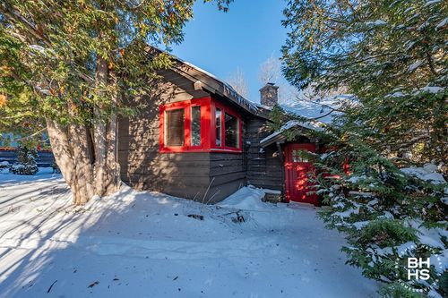 2 Chipmunk Ln, Lake Placid, NY, 12946-1043 | Card Image