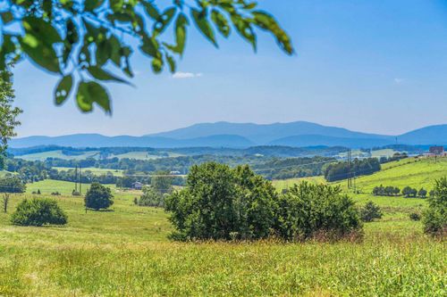 14f-35 Galena Rd, STAUNTON, VA, 24401-6267 | Card Image