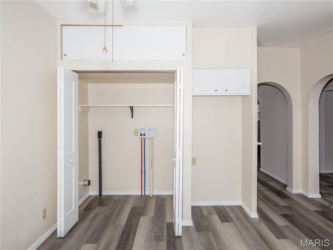 MAIN FLOOR LAUNDRY | Image 16
