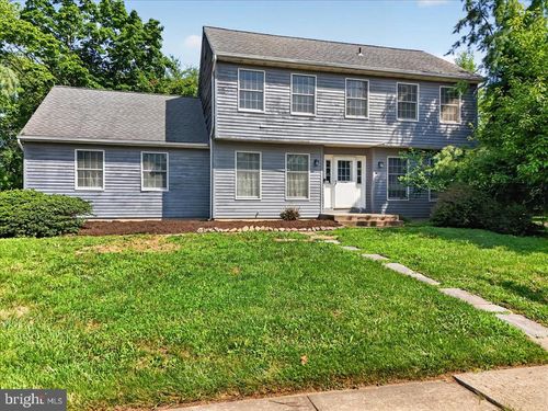 1 Dutchess Ln, Dayton, NJ, 08810-1310 | Card Image