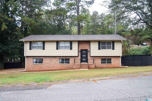 800 Pecanwood Dr, Anniston, AL, 36207-6835 | Card Image