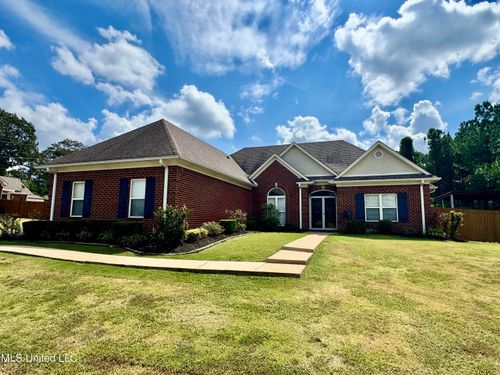 755 Salem Ave, Holly Springs, MS, 38635-2158 | Card Image