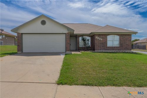 2806 Woodlands Dr, Killeen, TX, 76549-7701 | Card Image
