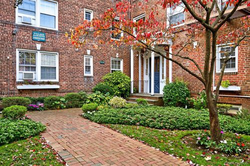 apt-3f-8 Welwyn Rd, Great Neck, NY, 11021-3546 | Card Image