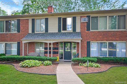 205-11410 Canal Rd, Sterling Heights, MI, 48314-1574 | Card Image