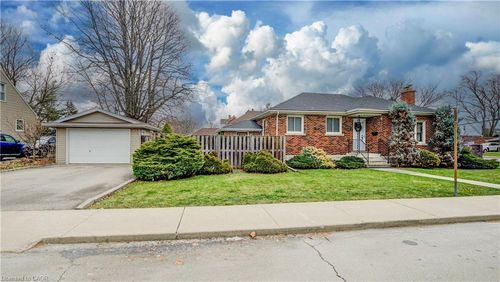 143 Rosedale Ave, Hamilton, ON, L8K4N3 | Card Image