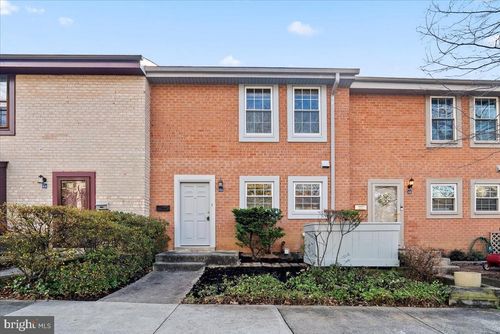 2146 Golf Course Dr, RESTON, VA, 20191-3827 | Card Image