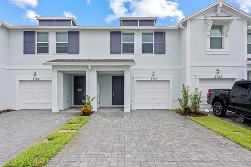 5731 Se Edgewater Cir, Stuart, FL, 34997-3501 | Card Image