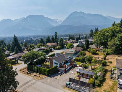 40256 Ayr Drive, Squamish, BC, V0N1T0 | Card Image