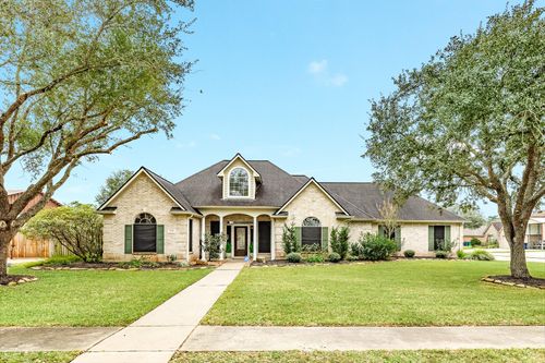 900 N Belle Dr, Angleton, TX, 77515-3397 | Card Image