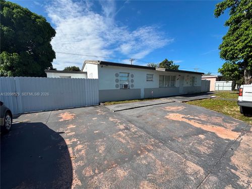 2855 Nw 163rd St, Miami Gardens, FL, 33054-6412 | Card Image