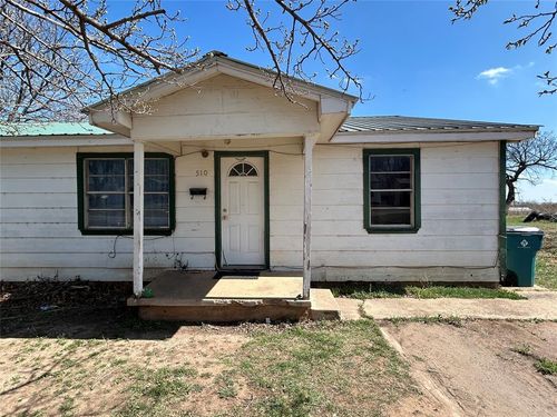510 S Louis Tittle Ave, Mangum, OK, 73554-5030 | Card Image