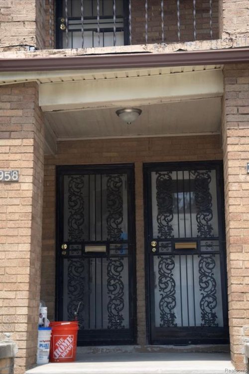2956 Clements St, Detroit, MI, 48238-2708 | Card Image