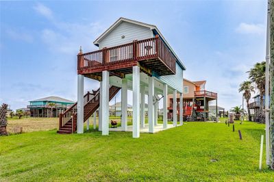 910 Meynig Drive, House other with 1 bedrooms, 1 bathrooms and null parking in Crystal Beach TX | Image 2