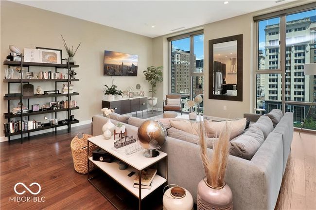 APT-703 - 1 Virginia Ave, Condo with 2 bedrooms, 2 bathrooms and null parking in Indianapolis IN | Image 11