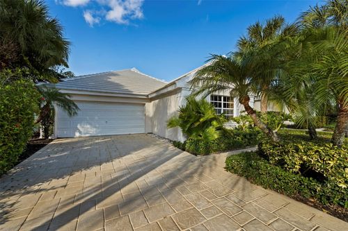 9181 Heathridge Dr, West Palm Beach, FL, 33411-1872 | Card Image