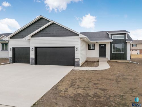 1300 N Poplar Ave Avenue, Tea, SD, 57064 | Card Image