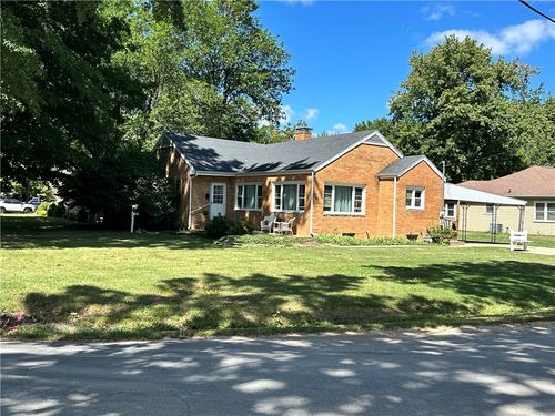 410 E 9th St, Pana, IL, 62557-1747 | Card Image