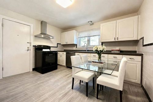 110-110 Craftsland Rd, Newton, MA, 02467 | Card Image