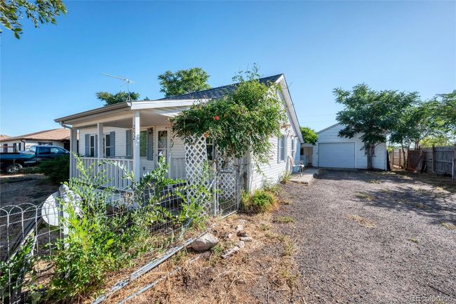 252 S Owens St, House other with 2 bedrooms, 1 bathrooms and 5 parking in Byers CO | Image 4