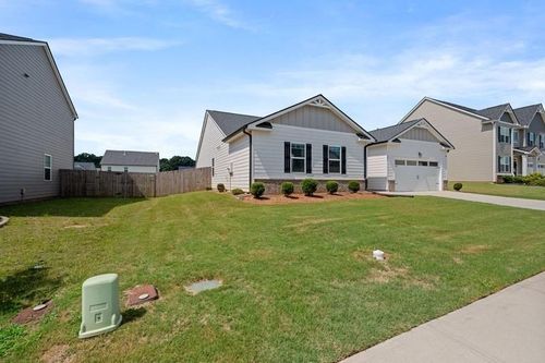 647 Graham Campbell Ln, Statham, GA, 30666-1813 | Card Image