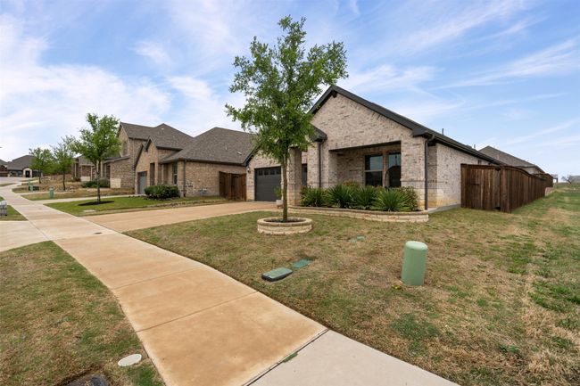 10420 Colina Dr, House other with 4 bedrooms, 3 bathrooms and null parking in Fort Worth TX | Image 5
