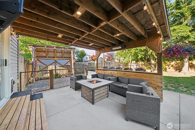 205 Berninger Street, House other with 3 bedrooms, 3 bathrooms and 2 parking in Enumclaw WA | Image 4