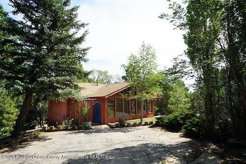 109 Mockingbird Ln, Ruidoso, NM, 88345-9150 | Card Image