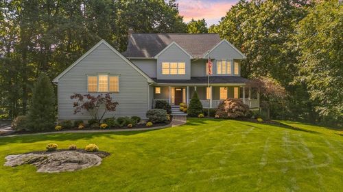 10 Kings Grant Dr, Atkinson, NH, 03811-5104 | Card Image