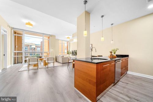 204-12025 New Dominion Pkwy, RESTON, VA, 20190-6265 | Card Image