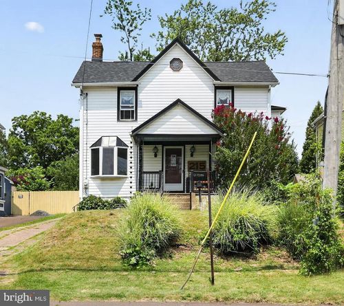 215 Byberry Rd, Hatboro, PA, 19040-4702 | Card Image