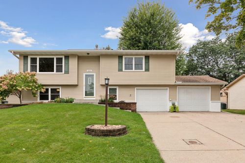 2074 Carnelian Ln, Eagan, MN, 55122-2833 | Card Image