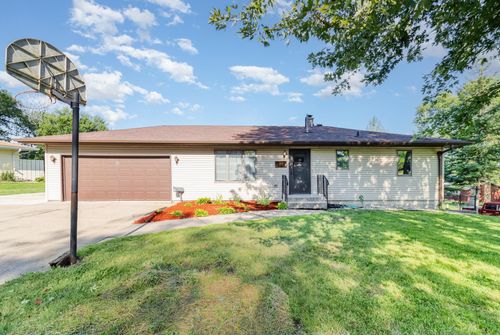 810 Hillcrest Dr, Montgomery, MN, 56069-1310 | Card Image