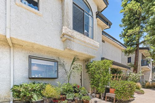 e-5720 Skyview Way, Agoura Hills, CA, 91301-5703 | Card Image