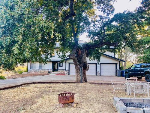24175 Martingale Way, Tehachapi, CA, 93561-7235 | Card Image